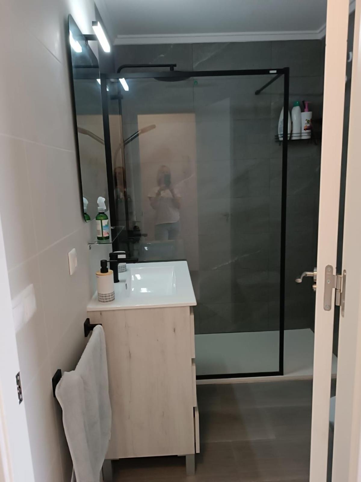 Residencia Alhambra Los Cisnes Торевиеха Екстериор снимка