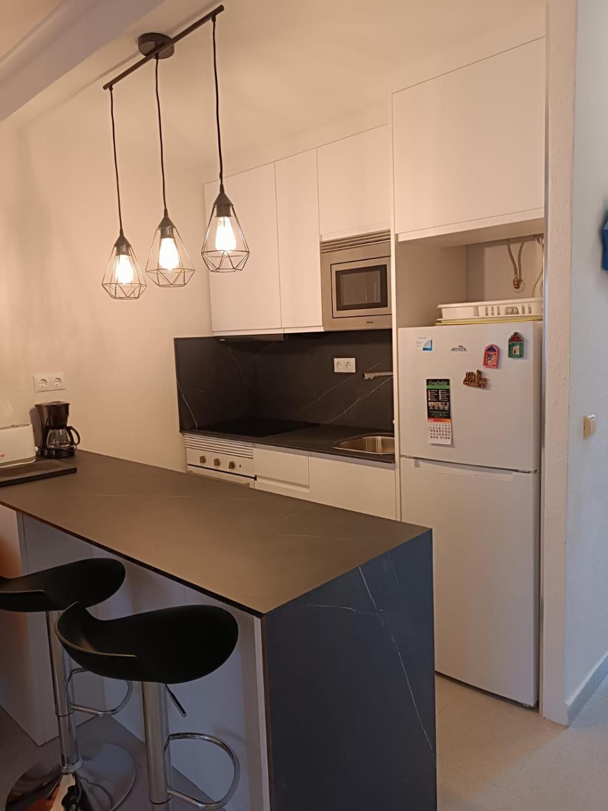Residencia Alhambra Los Cisnes Торевиеха Екстериор снимка