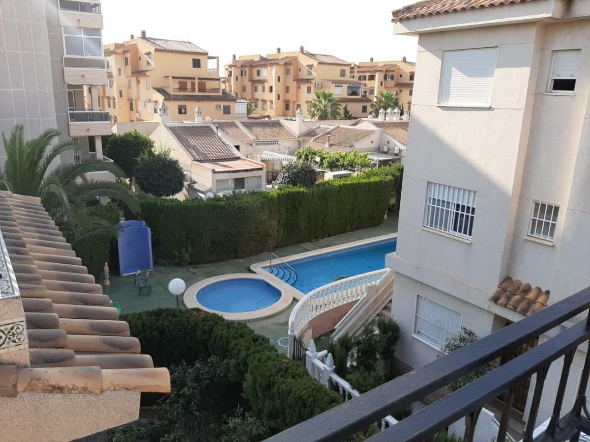 Residencia Alhambra Los Cisnes Торевиеха Екстериор снимка