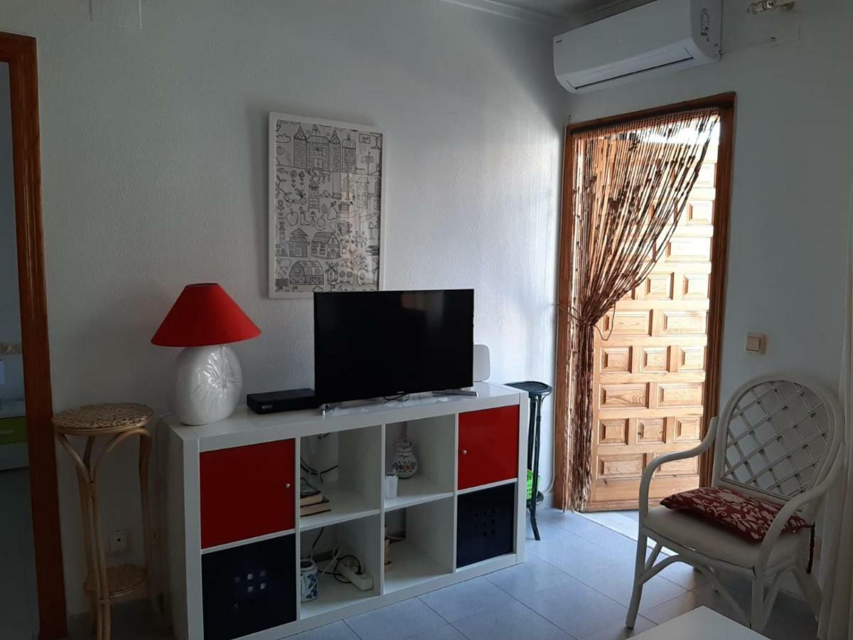 Residencia Alhambra Los Cisnes Торевиеха Екстериор снимка