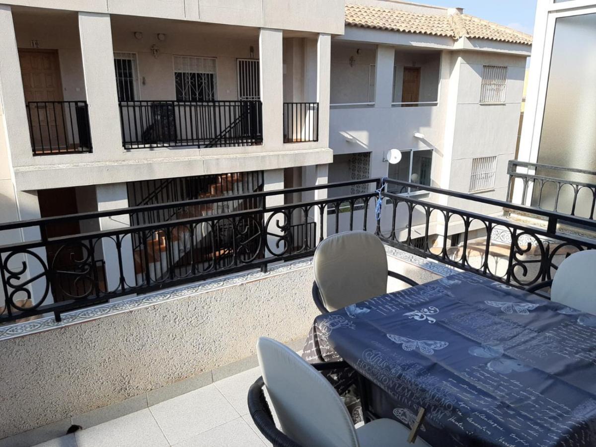 Residencia Alhambra Los Cisnes Торевиеха Екстериор снимка